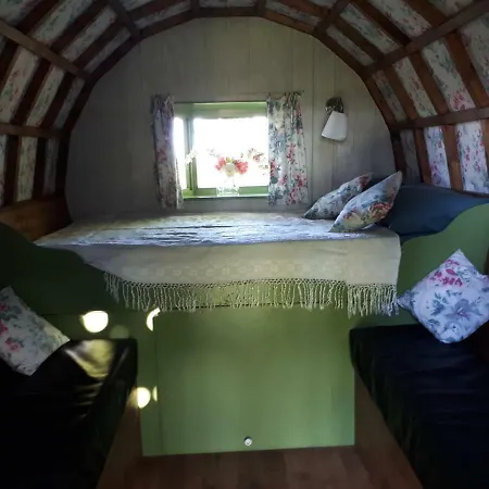 Irish Bowtop Op Het Platteland Huize Ouwervelden * Wouwsche Plantage