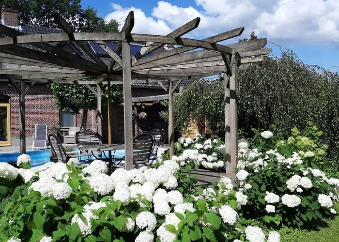 Kemping Irish Bowtop Op Het Platteland Huize Ouwervelden