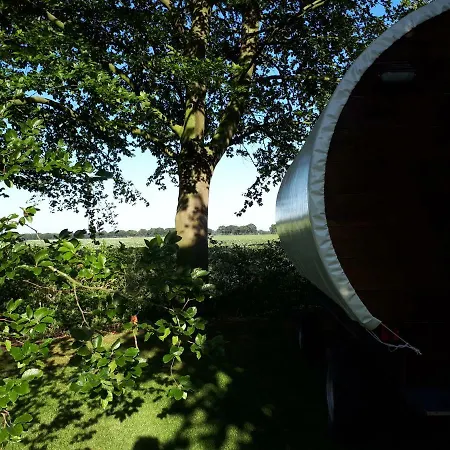 Irish Bowtop Op Het Platteland Huize Ouwervelden * Wouwsche Plantage