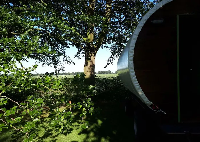 Irish Bowtop Op Het Platteland Huize Ouwervelden * Wouwsche Plantage